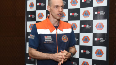 Capitão Veneziani, da Defesa Civil do Estado, participou da oficina em Barretos