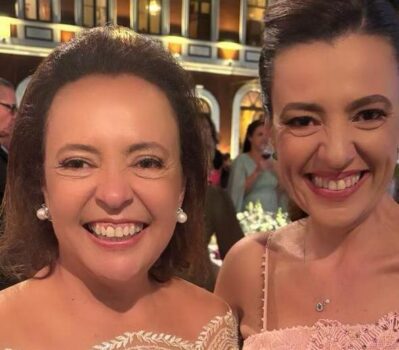 As irmãs Eloisa Melo Monteiro de Barros (60), e Silvia Melo (52), compartilham uma vida juntas, momentos marcantes e o mesmo dia de aniversário, 11 de maio. Muita história e amor envolvidos!! Dupla comemoração