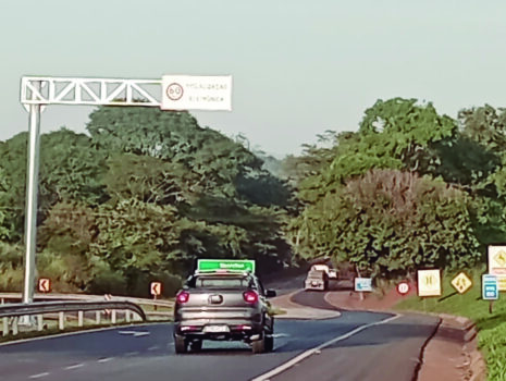 ORIENTAÇÃO: Trecho da rodovia no município de Guaíra com a sinalização de alerta SP-425 terá controladores de velocidade entre Olímpia e Guaíra