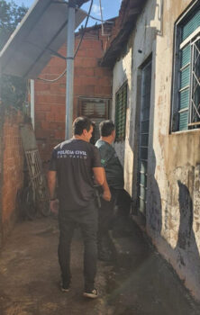 Polícia Civil cumpre mandado em investigação que envolve servidor suspeito de abusos sexuais contra crianças (Foto: O Diário de Barretos) Polícia Civil cumpre mandado em investigação que envolve servidor suspeito de abusos sexuais contra crianças (Foto: O Diário de Barretos)