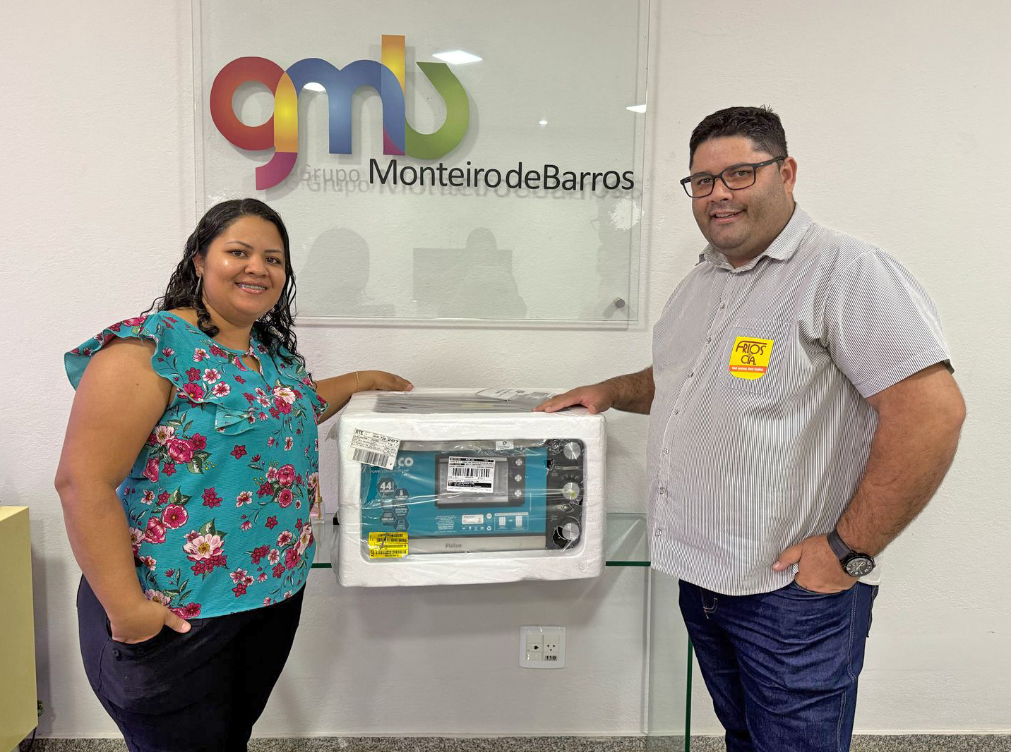 GMB faz entrega de forno elétrico na promoção “Show de Prêmios”