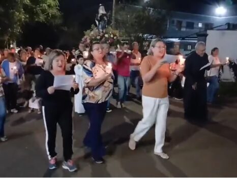 Com a coordenação do padre Cláudio Beraba, a comunidade Santa Rita de Cássia do bairro Nova América, que pertence a paróquia São Luiz
