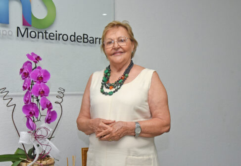 Rosa Carneiro é empresária, escritora e presidente da Academia Barretense de Cultura Escolha “Viver”