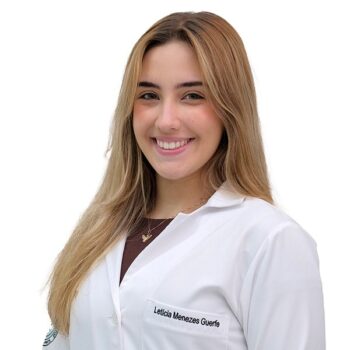 Letícia Menezes Guérfe, estudante do 3º Período do curso de Medicina da FACISB, orientada pela profª Luciana Souza Jorge O alerta sobre o abuso de antibiótico