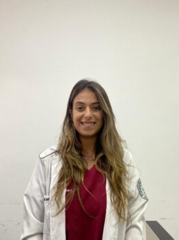 Luiza Cavalcante Dias Serra, estudante do 9° periodo do curso de Medicina da Facisb, orientada pela profª Luciana Jorge Epidemia silenciosa da dengue: a população sofre!