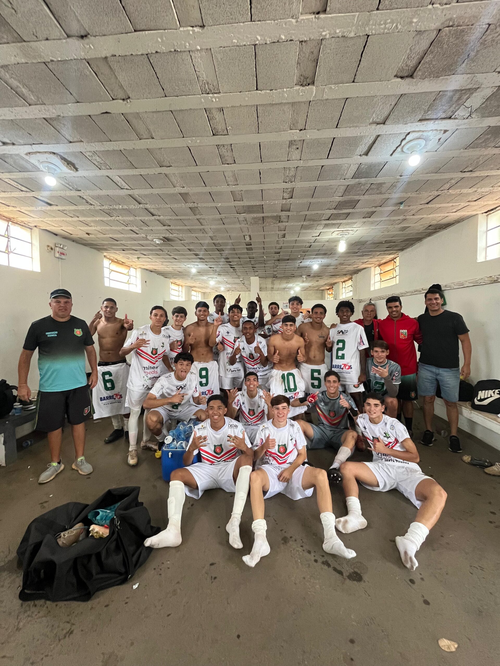 Tourinho goleia no Sub-17 e se classifica para a próxima fase