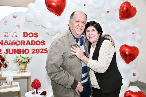 A celebração do Dia dos Namorados gerou impacto significativo no circuito social da cidade levando casais a restaurantes, bares e eventos alusivos a data. Dentre eles os queridos Silvio Homero de Souza – Maria Luiza de Souza e Renato Sarri e Valdirene Sarri Casais na noite dos namorados!