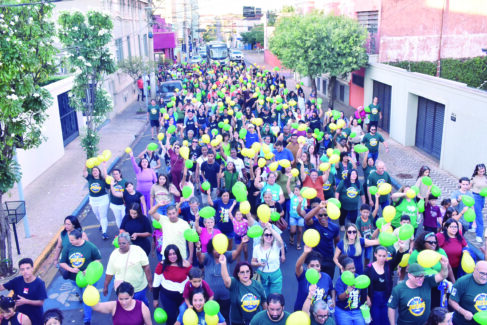 MARCHA A edição 2025 da Marcha para Jesus reuniu milhares de fiéis em um ato de fé, união e adoração pelas ruas da Estância Turística de Barretos no último sábado (28)