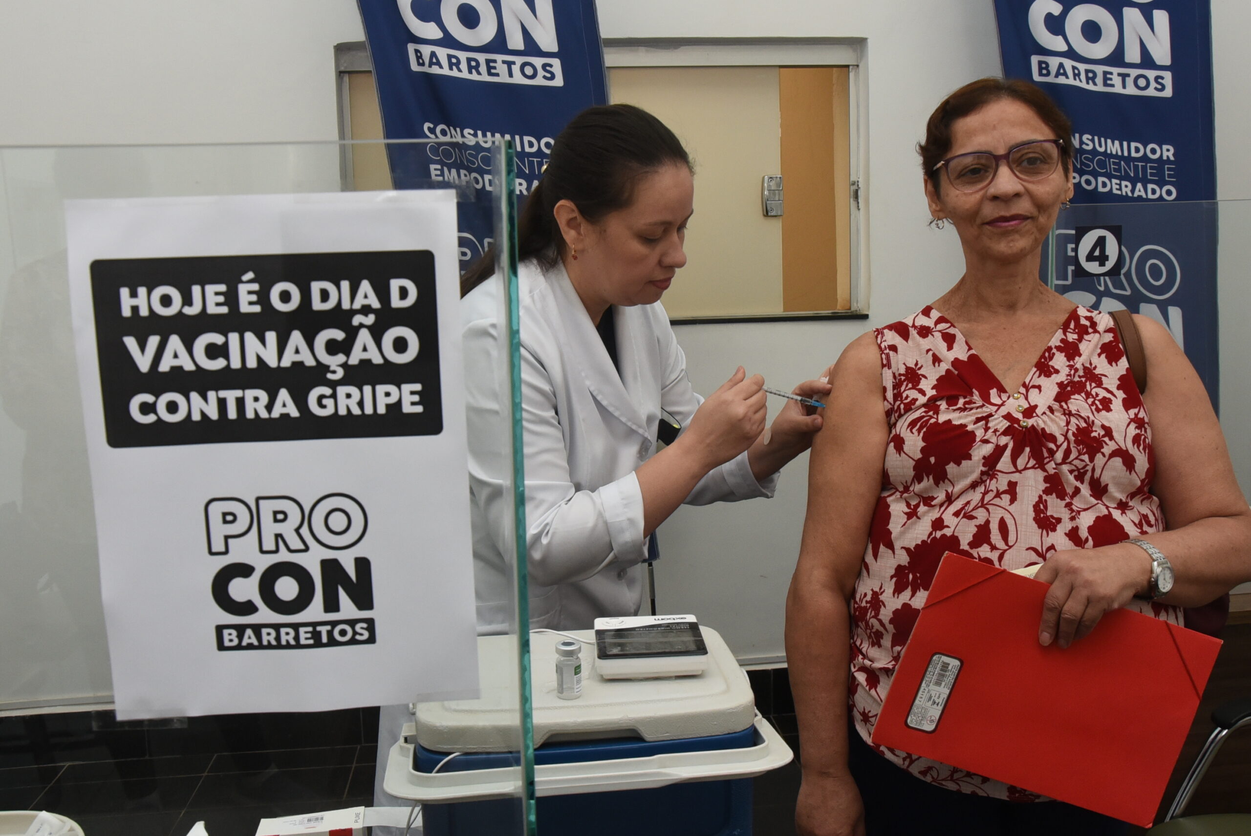 Vacinação é levada a órgãos e locais de grande circulação