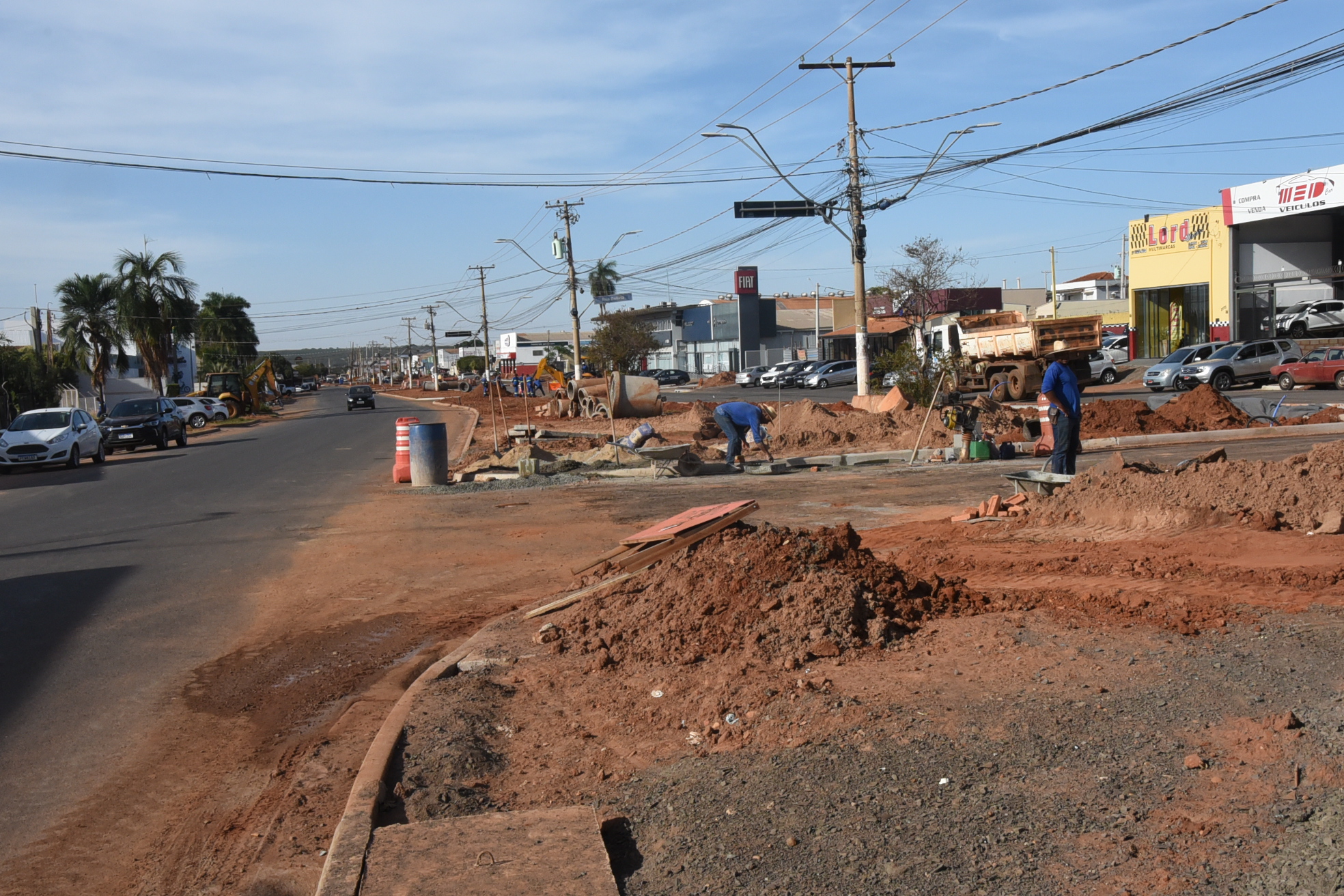 Avenida Necker entra na reta final de conclusão da camada asfáltica