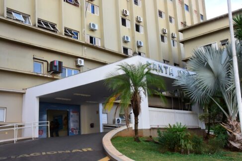 QUEDA: Casos de internações oscilaram durante a semana na Santa Casa e fechou com 10 hospitalizados Semana fecha com menor número de internados por dengue