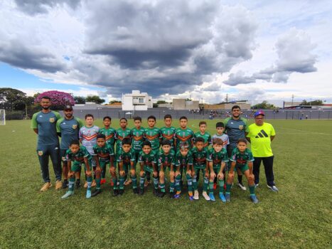 WhatsApp Image 2025-06-09 at 18.38.01 As equipe do Barretos Esporte Clube empataram os seus jogos válidos pelas categorias Sub-11, Sub-12, Sub-13 e Sub-14, realizados neste domingo (22), no estádio Fortaleza.
