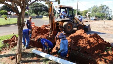 O SAAE Barretos iniciou na última semana a instalação de mais de 200 metros de tubulação na Avenida Loja Maçônica Fraternidade Paulista, esquina com a Avenida Aristides José Anastácio.