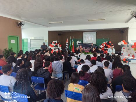Polícia Militar certifica 247 alunos na conclusão do PROERD (Foto: O Diário de Barretos) Polícia Militar certifica 247 alunos na conclusão do PROERD (Foto: O Diário de Barretos)