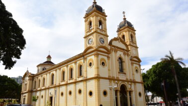 Catedral do Divino Espírito Santo é uma das igrejas católicas em Barretos Catedral do Divino Espírito Santo é uma das igrejas católicas em Barretos