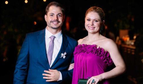 O sócio Murilo Figueiredo, da Associação Os Independentes, completa hoje (19), mais um ano de vida e festeja ao lado da namorada Luana, da família e dos amigos. Felicidades e muitas realizações no novo ciclo. Parabéns, Murilo! Dia de festa!