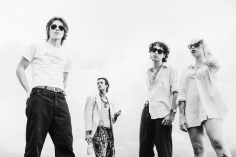 VENERE: Da esquerda para a direita: Ávila (guitarra), Caio (bateria), Lua (vocal, guitarra e piano) e Rey Sky (baixo) Guitarrista de família barretense é destaque no João Rock