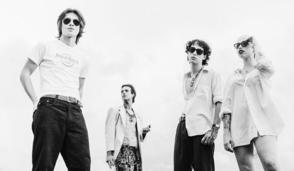 Guitarrista de família barretense é destaque no João Rock 