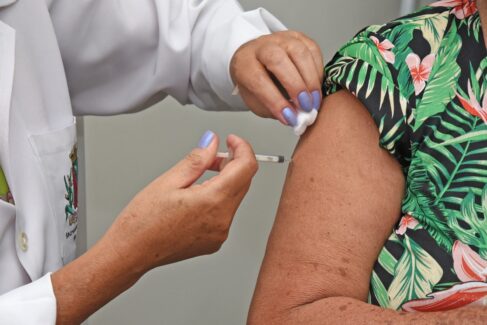 vacina_gripe Vacinação contra a gripe é recomendada para todas as pessoas a partir de seis meses de idade