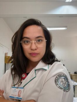 Infectologista Nauyta Naomi Campos Takaoka explicou sobre a importância da medica emergencial (Foto: Divulgação – Santa Casa de Barretos) Infectologista Nauyta Naomi Campos Takaoka explicou sobre a importância da medica emergencial (Foto: Divulgação - Santa Casa de Barretos)