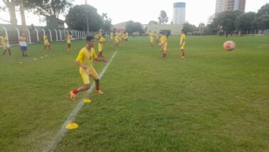 As equipes do Barretos Esporte Clube categorias Sub-15 e Sub-17 jogam hoje (14), em Taquaritinga, diante do Clube Atlético Taquaritinga, no estádio Dr. Adail Nunes da Silva – o Taquarão.