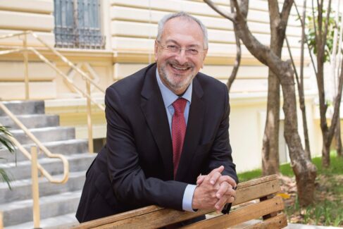 José Renato Nalini é Reitor da UNIREGISTRAL, docente da Pós-graduação da UNINOVE e Secretário-Executivo das Mudanças Climáticas de São Paulo A arte pode salvar a natureza