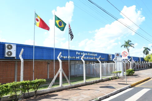 Prefeitura e demais setores administrativos vão emendar o feriado religioso na quinta com a sexta-feira e o fim de semana Prefeitura e demais setores administrativos vão emendar o feriado religioso na quinta com a sexta-feira e o fim de semana