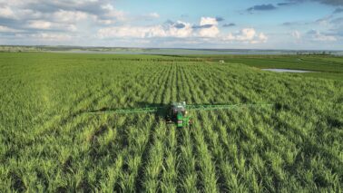 Prática garante redução de desperdícios e do impacto ambiental na aplicação de herbicidas, promovendo uma economia de 4% dos insumos utilizados (Foto: Divulgação)