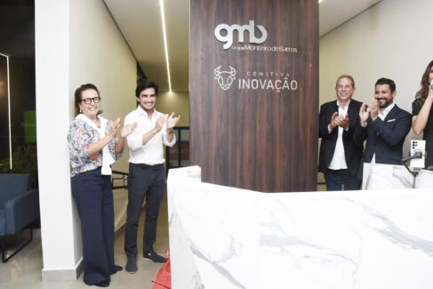 INAUGURAÇÃO: Eloisa Monteiro, Marcelo, prefeito Odair e Thyago na solenidade do Comitiva Inovação Comitiva Inovação é inaugurado com olhar para o futuro de Barretos