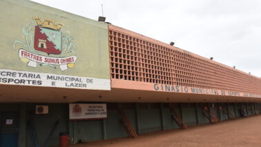 Ginásio Rochão está fechado por decisão judicial por não atender requisitos de segurança