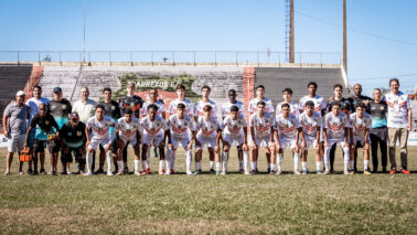As equipes do Barretos Esporte Clube após conquistar bons resultados na estreia do Campeonato Paulista, nas categorias Sub-15 e Sub-17