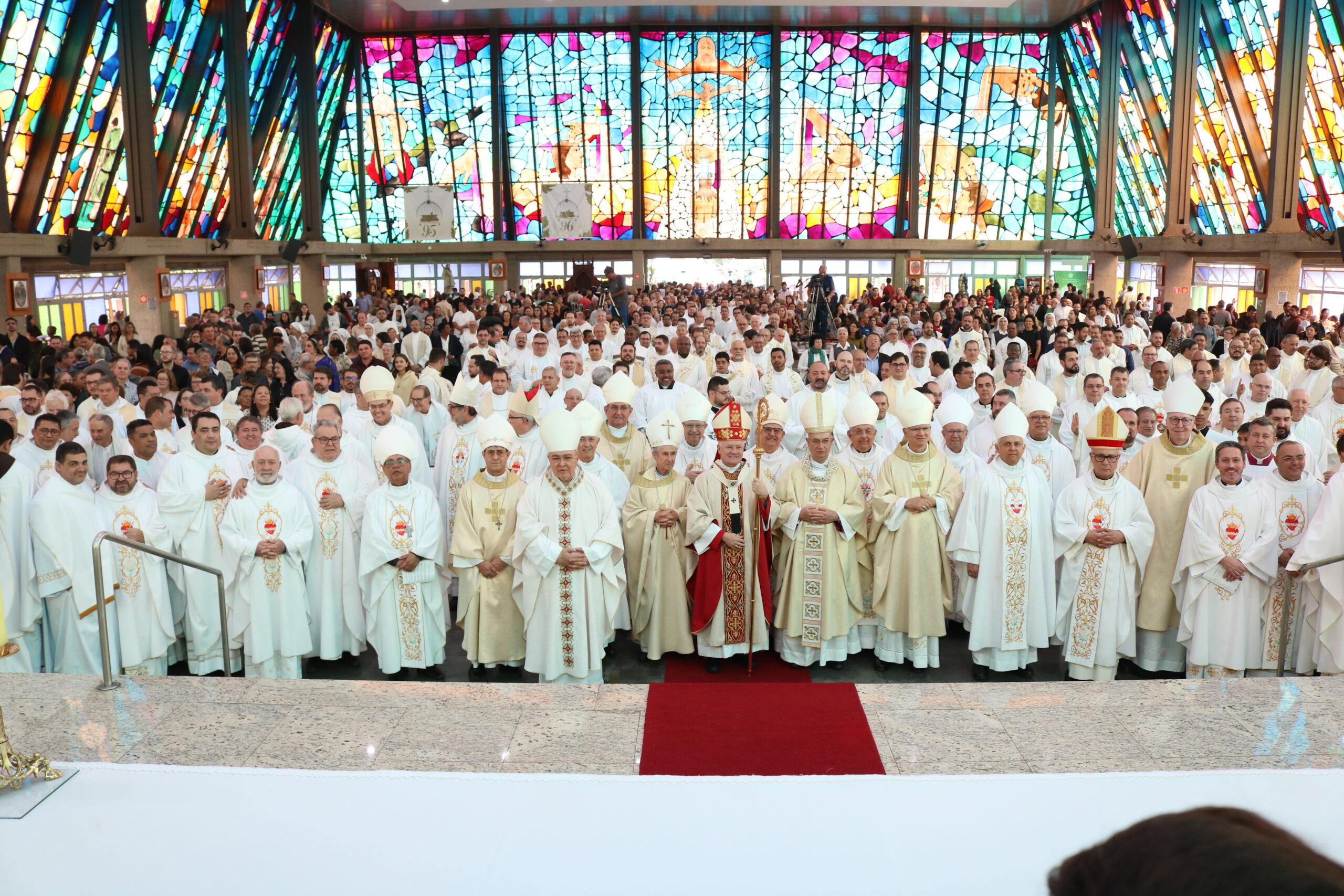 Comitiva barretense na instalação da Arquidiocese de Rio Preto