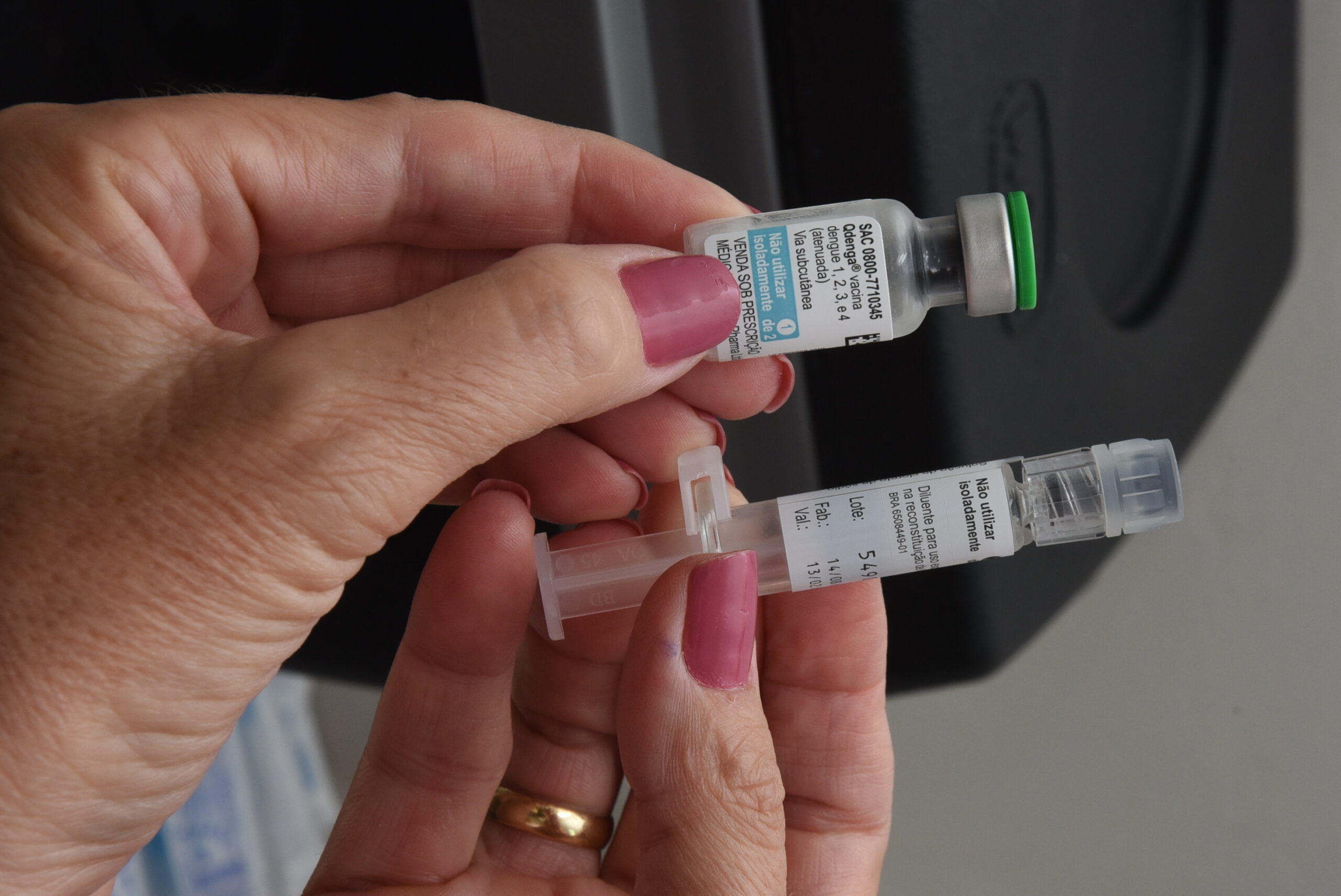 Baixa adesão à vacina contra dengue preocupa Saúde