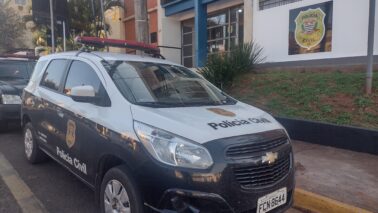 Pintor registra ocorrência de dano em veículo (Foto: O Diário de Barretos)