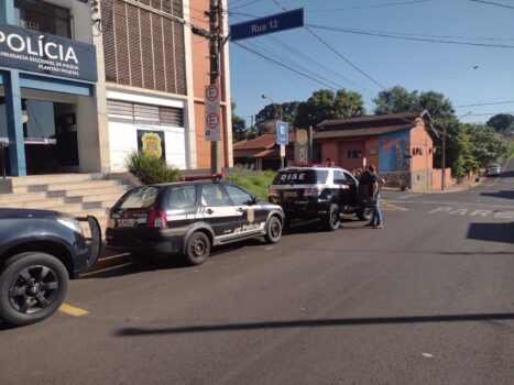 Empresária descobre que adquiriu veículo com sinal identificador adulterado (Foto: O Diário de Barretos) Empresária descobre que adquiriu veículo com sinal identificador adulterado (Foto: O Diário de Barretos)