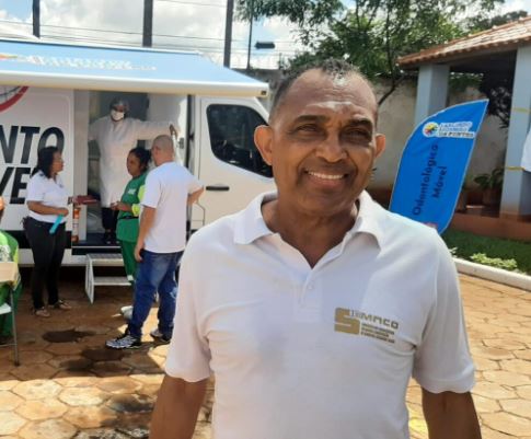 Empresa realiza pagamento de tickets para coletores de lixo