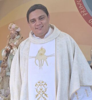 Padre Luiz Paulo A Paróquia Santa Ana e São Joaquim, que é coordenada pelo pároco, o padre Luiz Paulo Soares agendou para os dias 18, 19 e 20 de julho, a realização da 14ª Festa do Padroeiro