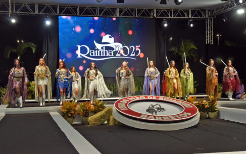 TIN_7680 Rainha e Princesa da Festa do Peão são eleitas nos 70 anos do evento