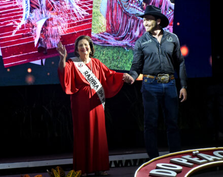 TIN_7873 Rainha e Princesa da Festa do Peão são eleitas nos 70 anos do evento