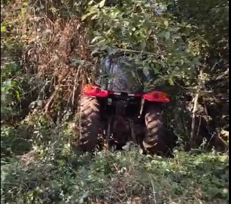 Polícia investiga furto de caminhão e trator em Colina (Foto: O Diário de Barretos) Polícia investiga furto de caminhão e trator em Colina (Foto: O Diário de Barretos)