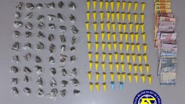 As equipes de Força Tática em patrulhamento pelo Conjunto Habitacional Newton Sopa detiveram o acusado H.G.L., 24 anos, pelo crime de tráfico de drogas.