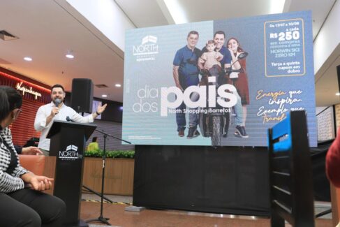 PERSONAGEM: Rafael Matos estampa a campanha do centro de compras em discurso aos presentes Campanha do Dia dos Pais terá sorteio de moto elétrica