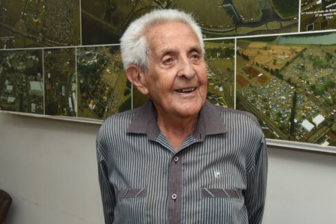 Homenagem a fundador Homenagem a fundador