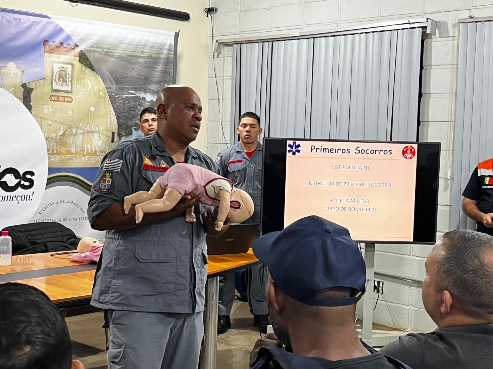Membros do Conselho de Proteção e Defesa Civil participam de treinamento