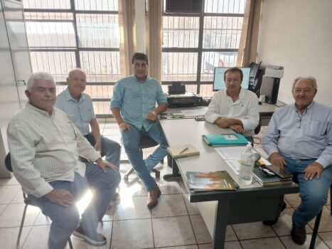WhatsApp Image 2025-07-17 at 16.11.29 Uma importante reunião foi realizada na manhã desta quinta-feira (17), na sede da CATI (Coordenadoria de Assistência Técnica Integral) de Barretos