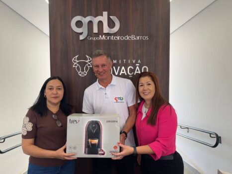 GMB entrega cafeteira na promoção “Show de Prêmios” (Foto: O Diário de Barretos) GMB entrega cafeteira na promoção “Show de Prêmios” (Foto: O Diário de Barretos)