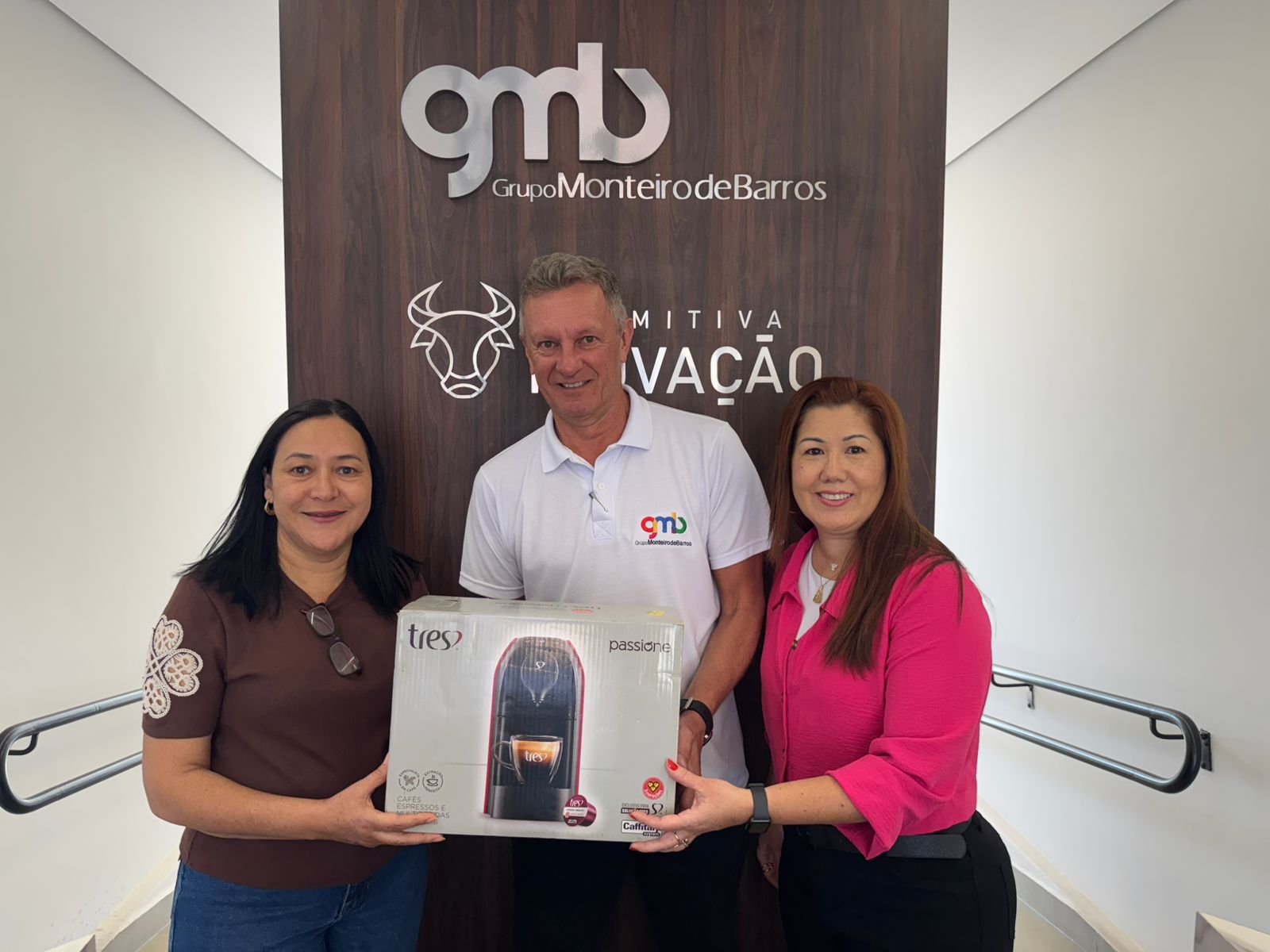 GMB entrega cafeteira na promoção “Show de Prêmios” 