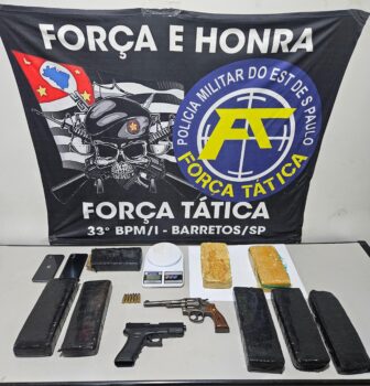 Polícia Militar encontra arma e apreende mais de 6,5kg de entorpecentes (Foto: O Diário de Barretos) Polícia Militar encontra arma e apreende mais de 6,5kg de entorpecentes (Foto: O Diário de Barretos)
