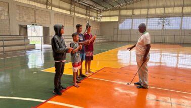 Técnico veterano vê potencial de crianças para o golfe em Barretos