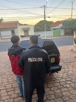 Polícia Civil prende suspeito de movimentar R$ 40 mil por mês no tráfico (Foto: O Diário de Barretos) Polícia Civil prende suspeito de movimentar R$ 40 mil por mês no tráfico (Foto: O Diário de Barretos)